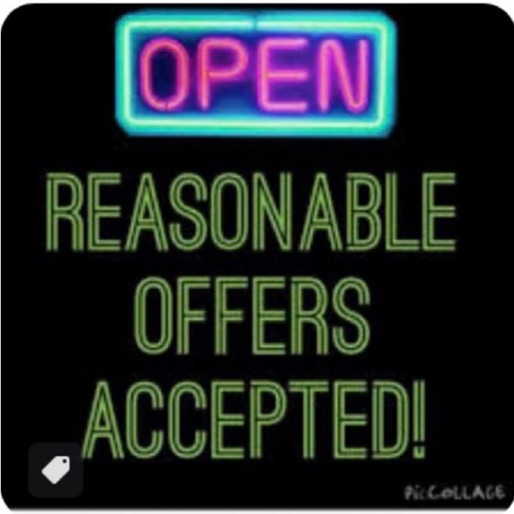 Bebe - Picture 3 of 11